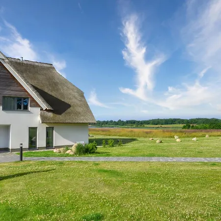 Sturmtaucher 24 Im Wreecher Idyll Ruegen By Ruyastay