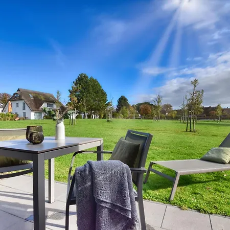 Sturmtaucher 24 Im Wreecher Idyll Ruegen By Ruyastay *